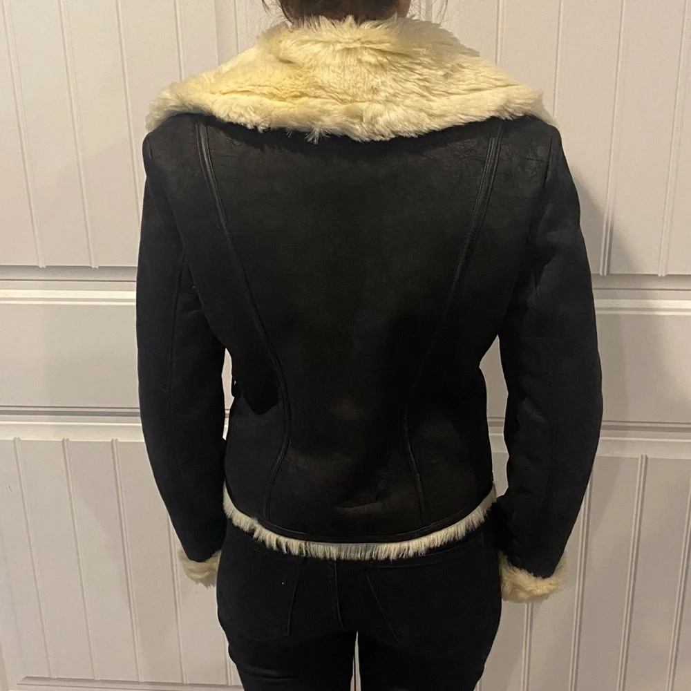 Genuine leather double breasted button jacket with faux fur lining - Picture 3 of 5